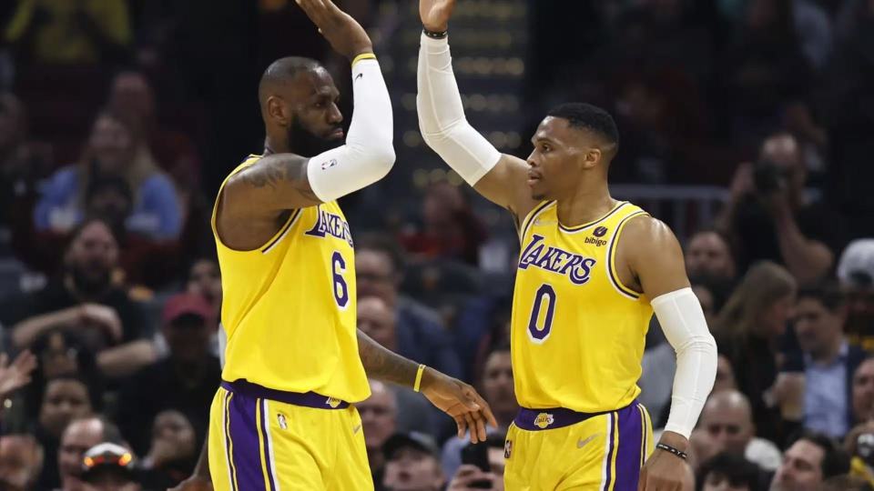 送到了犹他, 他打了