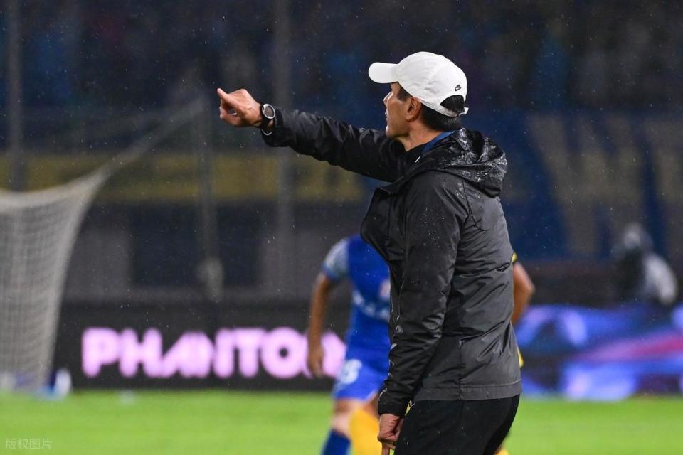 即举旗示意 即举旗示意